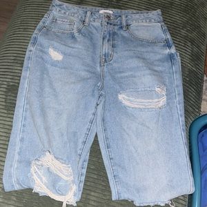 Forever 21 ripped jeans size 26